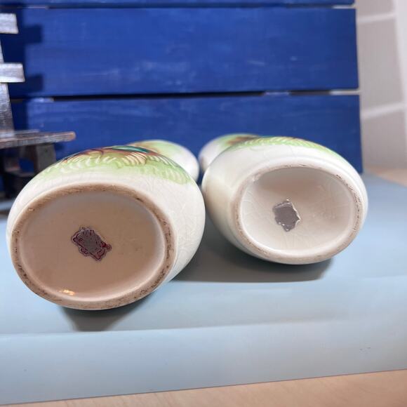 Vintage Hand Painted Ucagco Pitchers Set of 2 Floral Design Garden Colonial Gift - Picture 4 of 7